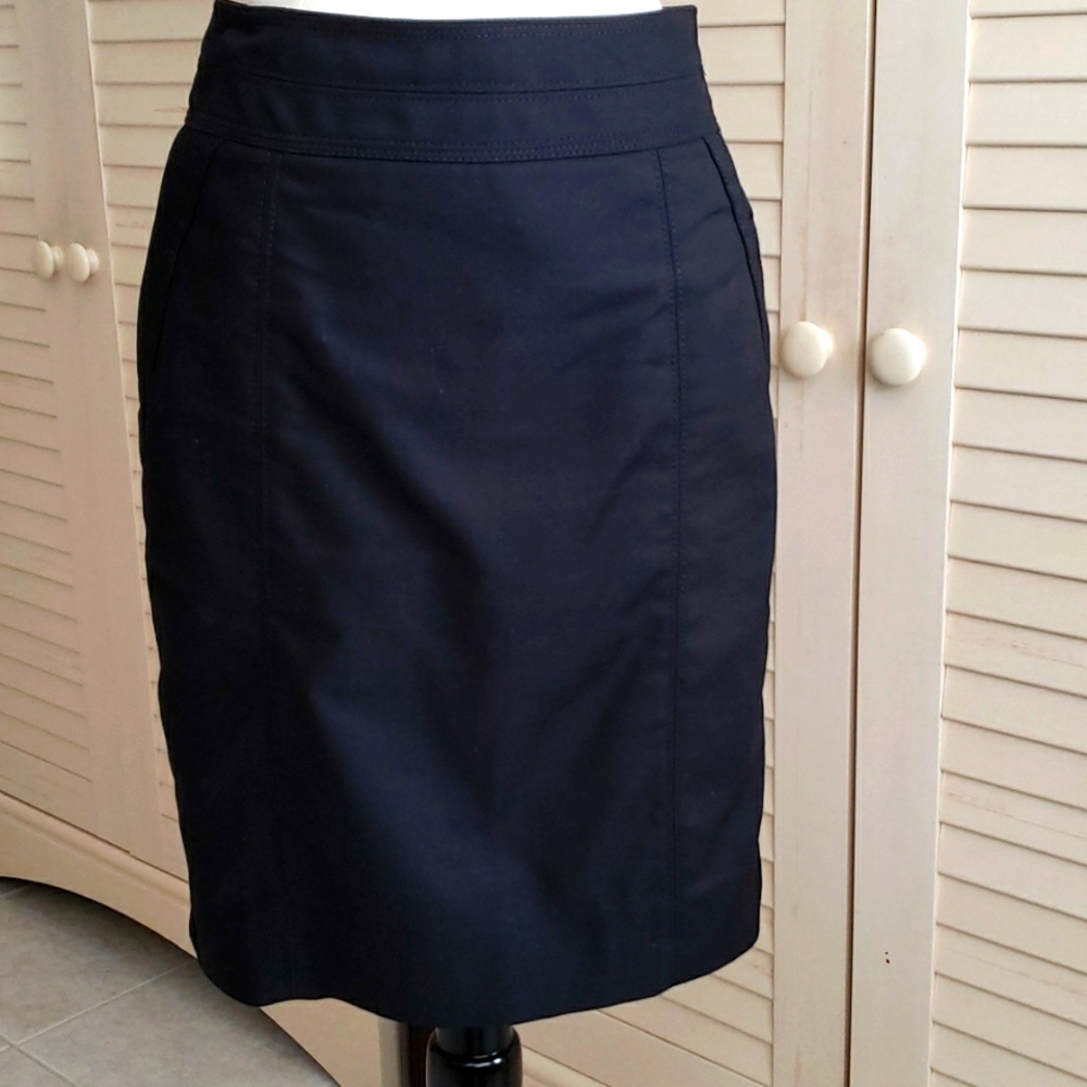 White House Black Market Perfect Form Skirt